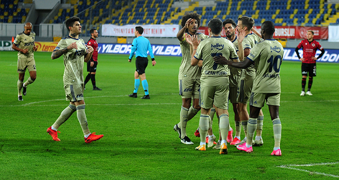 Fenerbahçe, Gençlerbirliği deplasmanında şov yaptı.