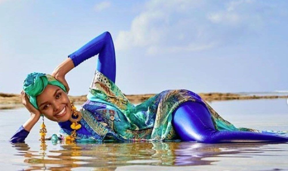 İlk tesettürlü model Halima Aden podyumu bıraktı