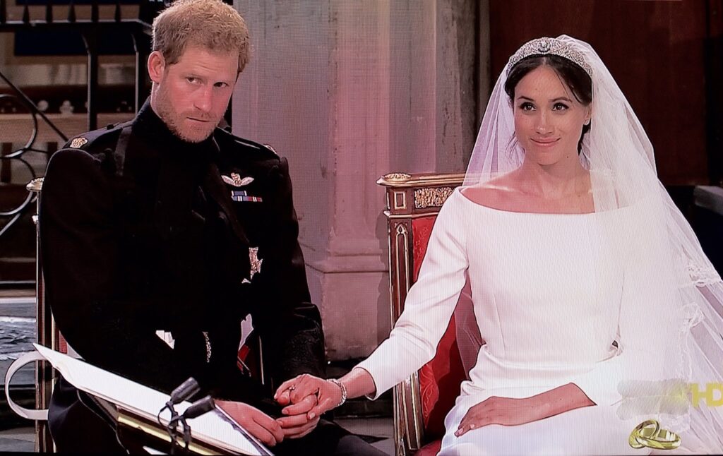 Prens Harry ve Meghan Markle, Kraliyet Ailesine geri dönmeyecekleri açıklandı.