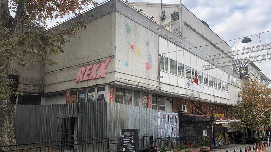 Kadıköy’ün simgelerinden tarihi Rexx Sineması yıkılıyor