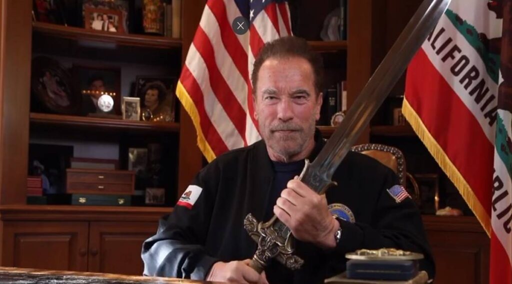 Arnold Schwarzenegger, ”Trump, en kötü başkan olarak tarihe geçecek” dedi