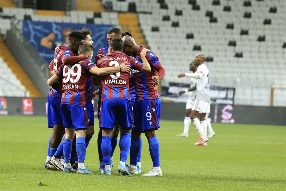 Trabzonspor, lider Beşiktaş’ı 2-1 mağlup etti.