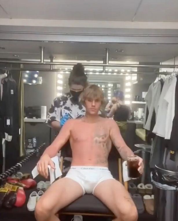 Video Klip için boksör olan Justin Bieber, dövmelerini sildirdi. 