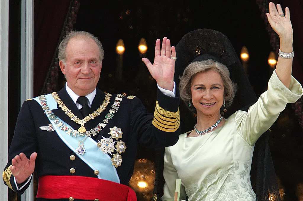 Başbakan Sanchez, Kral Carlos’un vergi borçlarına tepki gösterdi.