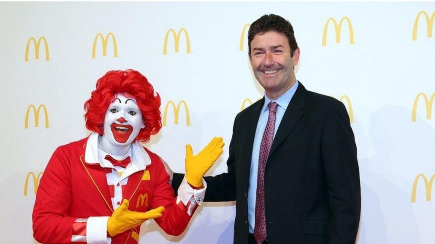 McDonald’s’ın eski CEO’su Steve Easterbrook’a 40 milyonluk yasak aşk cezası