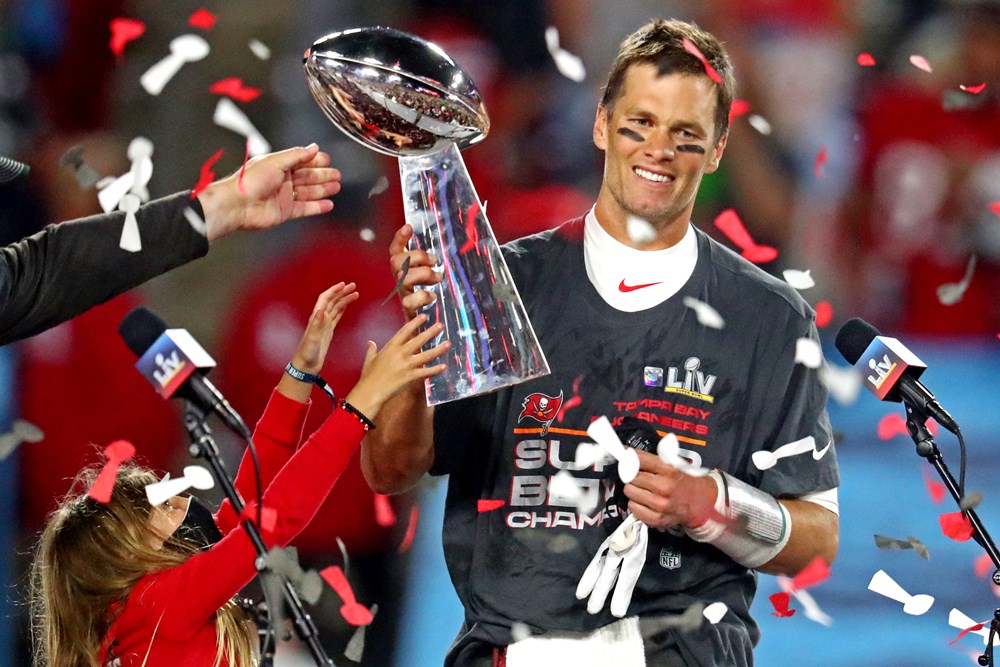 Super Bowl şampiyonu Tom Brady’nin imzası altın değerinde