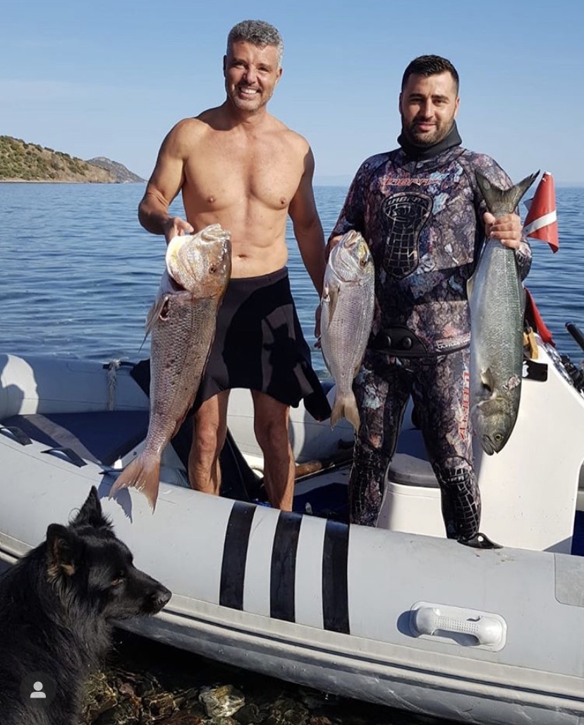 Sadettin Saran Assos'da balık tuttu. Çöp topladı