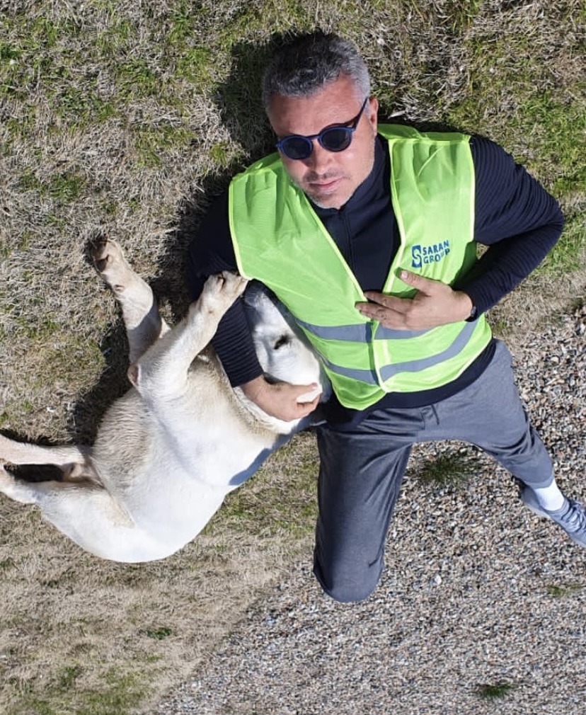 Sadettin Saran Assos'da balık tuttu. Çöp topladı