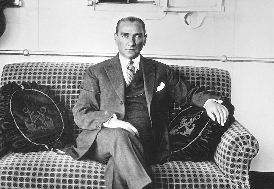 Atatürk’ün açık artırmadaki ceketinin değeri 55 bin dolara çıktı