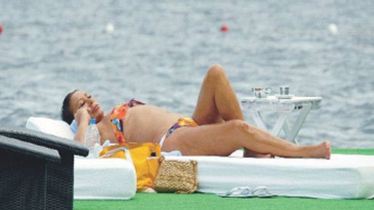 Ahu Aysal'ın 6 milyon Dolara sattığı Bodrum'daki yazlığı Beach Club oldu.