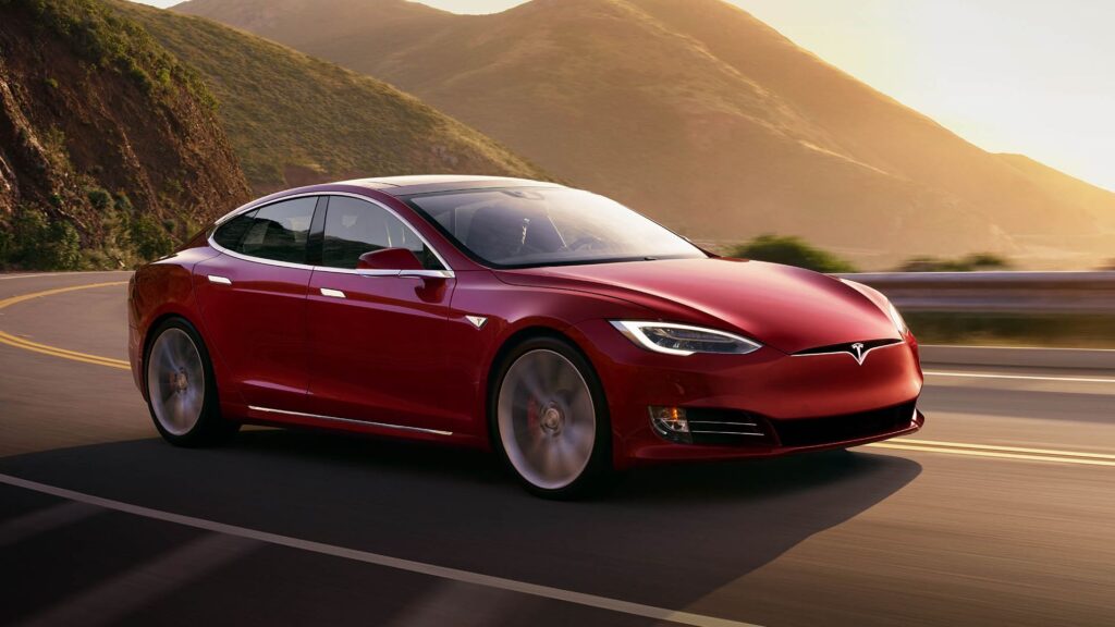 Tesla, ‘Dünyanın en hızlı seri üretim aracı’ için teslim tarihi verdi.