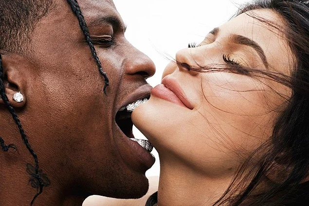 Kylie Jenner ile Travis Scott 'açık ilişki' mi yaşıyor ?