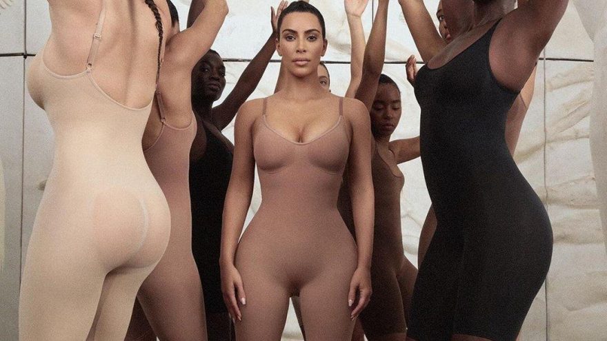 Kim Kardashian, 1 dakikada 1 milyon dolarlık çorap ve sütyen sattı