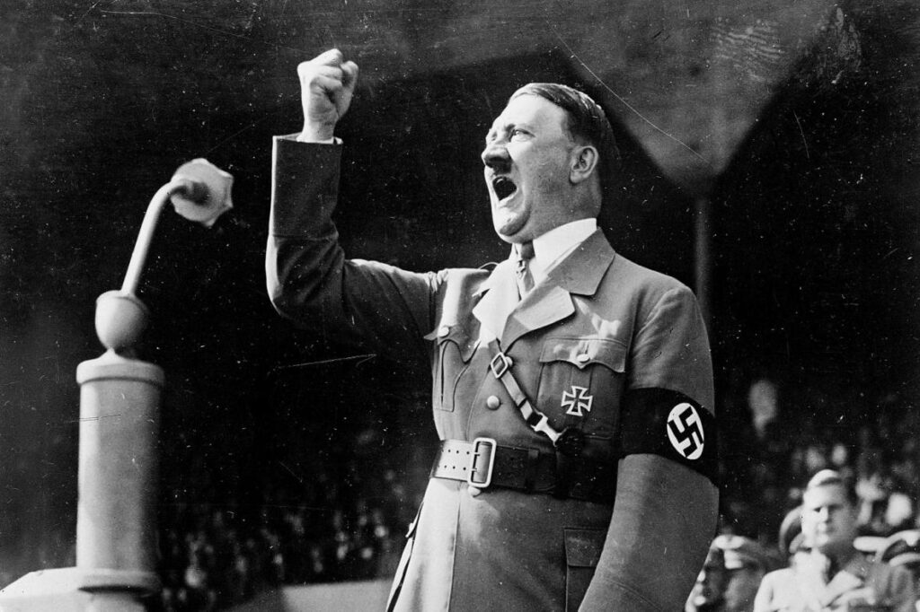 Adolf Hitler’in kaleme aldığı “Kavgam” Fransa’nın en çok satanı oldu.