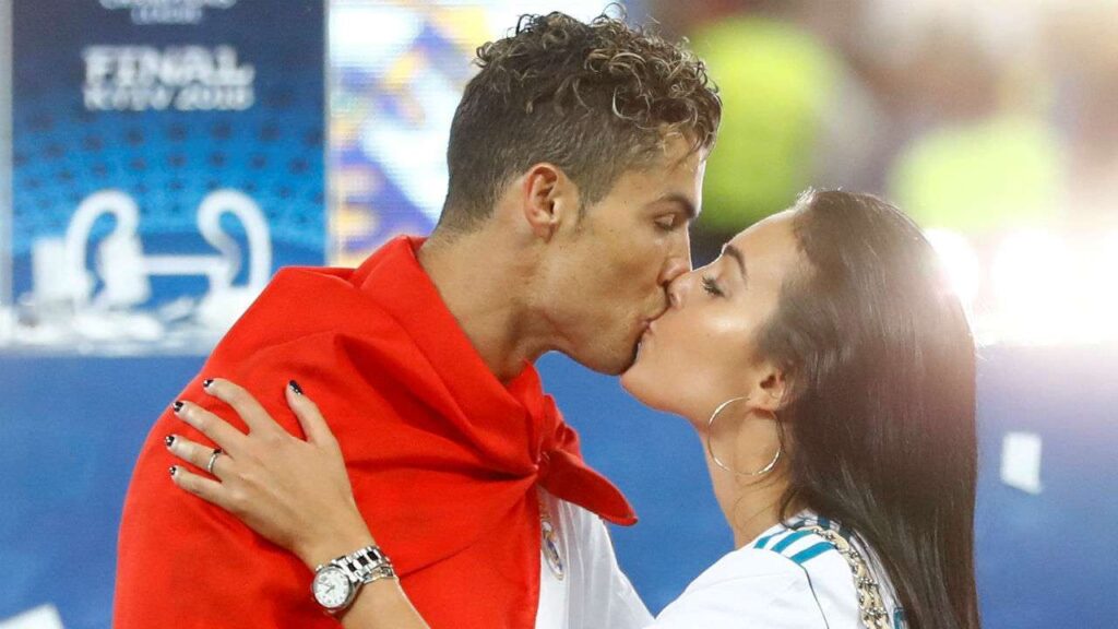 Cristiano Ronaldo ve tezgahtar Georgina Rodriguez’in aşkları belgesel oluyor.