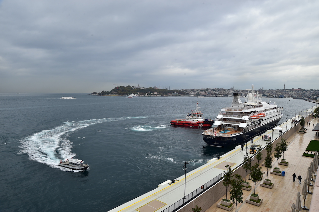 Galataport İstanbul’a ilk yolcu gemisi demirledi.