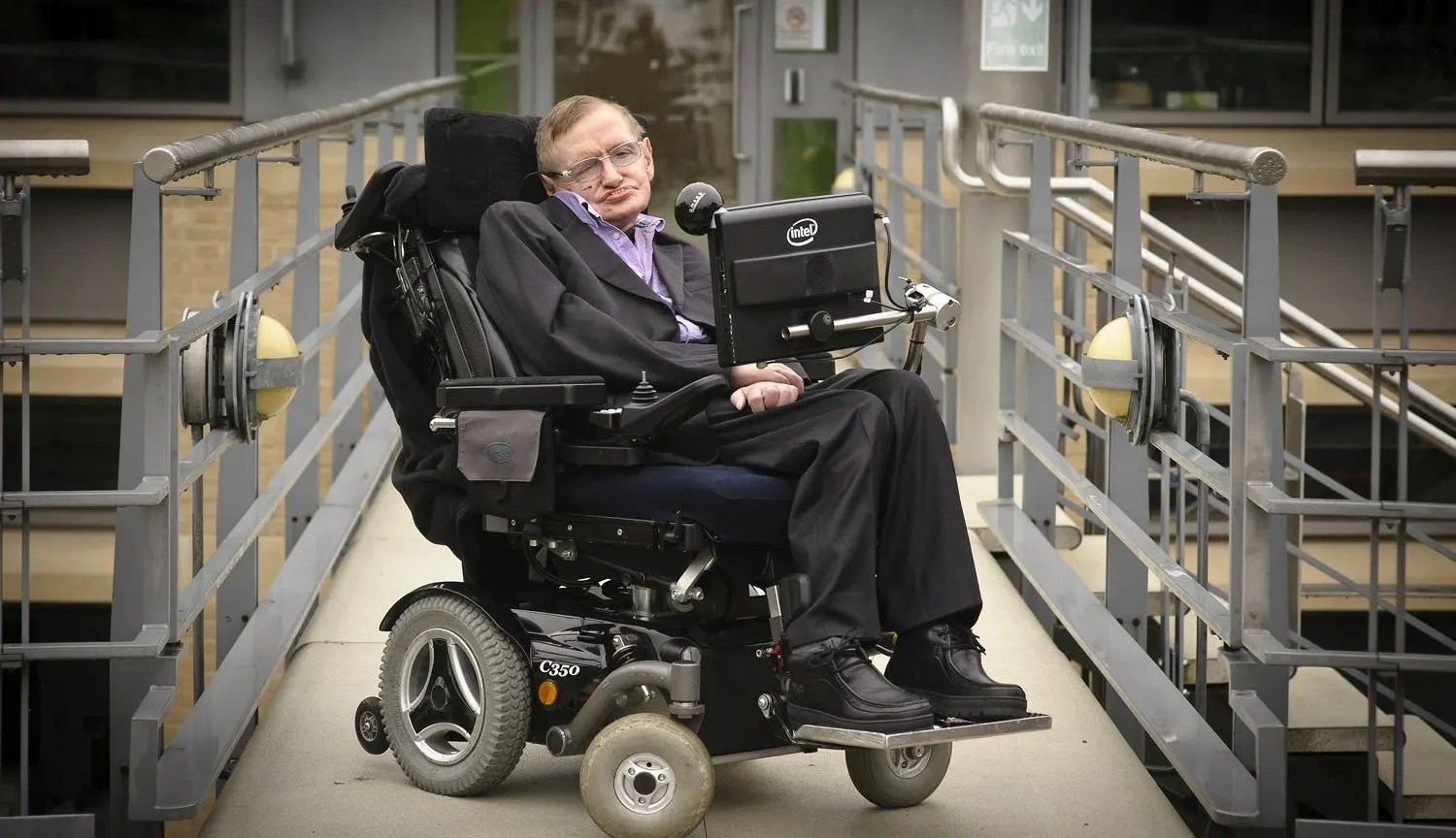Stephen Hawking’in eşyaları sergilenmeye başlandı