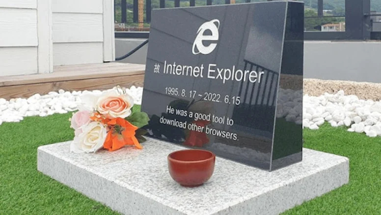 Internet Explorer’a sosyal medyada eğlenceli veda