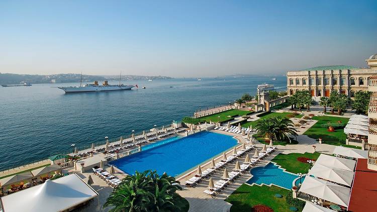 İstanbul’da kalanlar için 2023 yaz havuz tarifesi