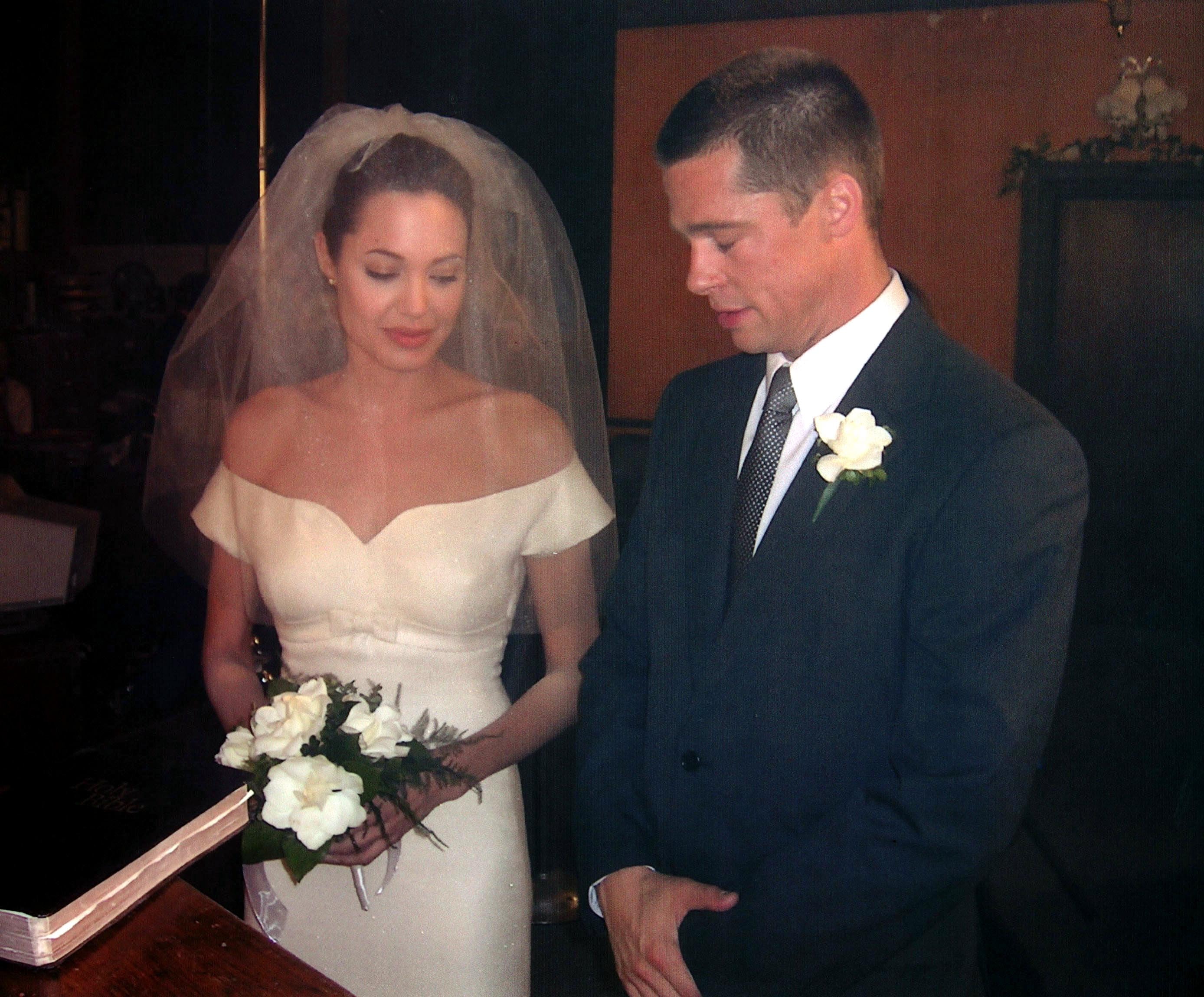 Angelina Jolie ve Brad Pitt'in Boşanma Süreci Sonunda Tamamlandı