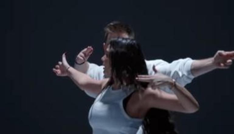 Demet Özdemir'den Etkileyici Dans Performansı