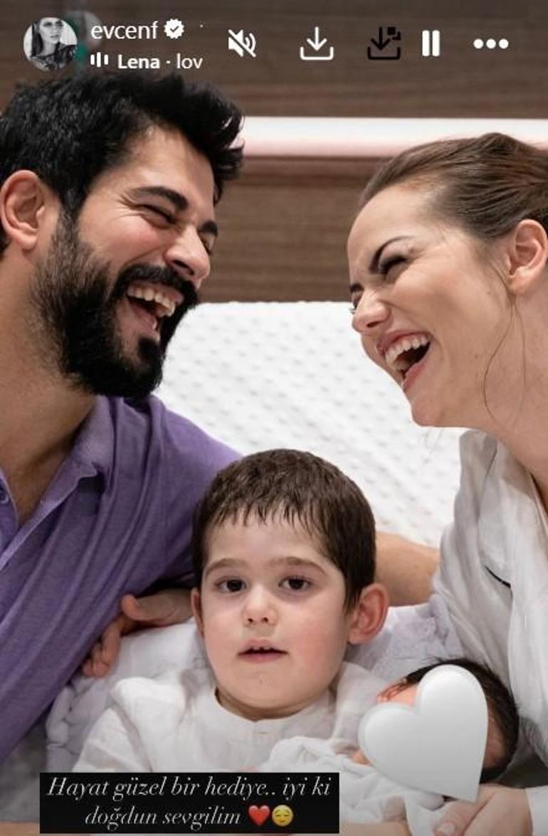 Fahriye Evcen ve Burak Özçivit'in Mutlu Aile Kutlaması