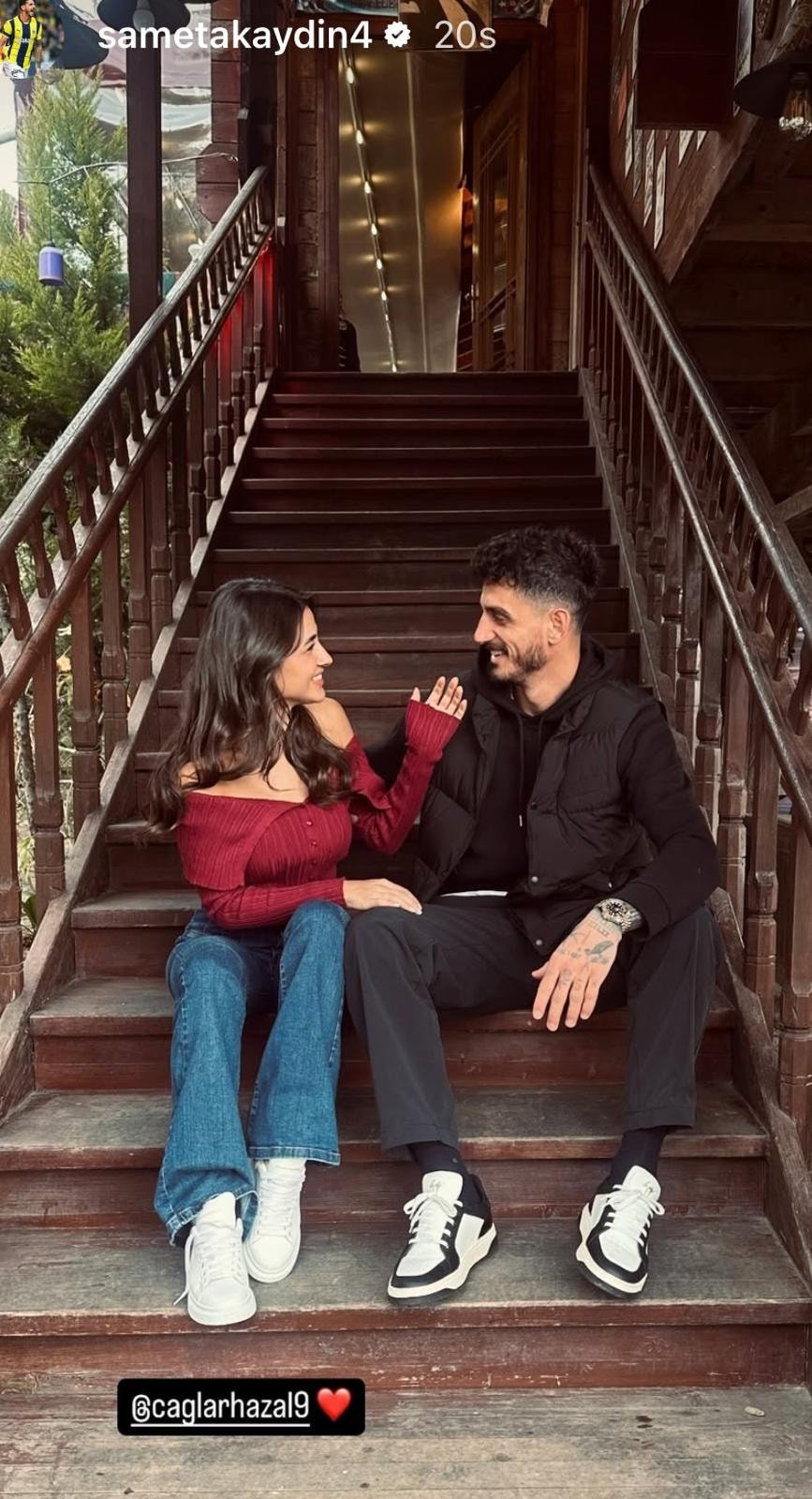 Hazal Çağlar ve Samet Akaydin Aşklarını Sosyal Medyada Duyurdu