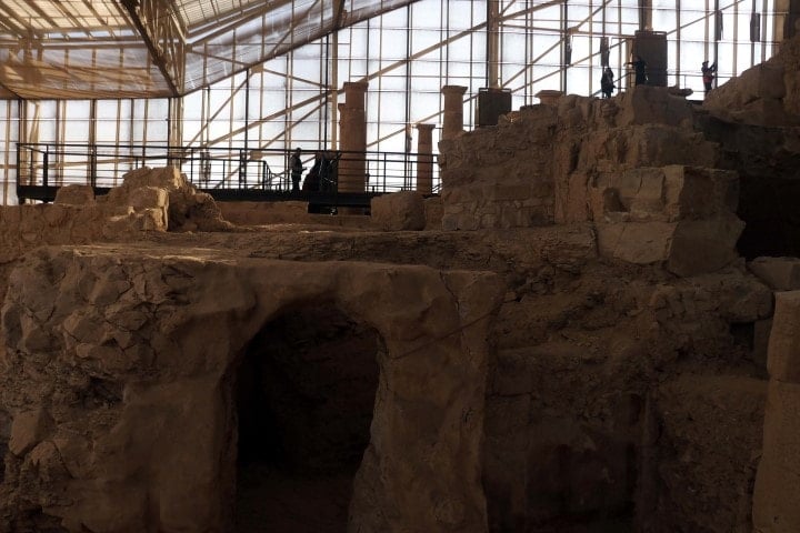 Zeugma Antik Kenti'nde Restorasyon Çalışmaları ve Turizme Kazandırma Süreci