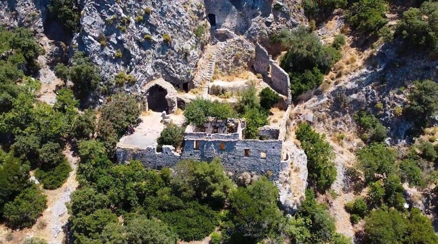 Akfule Manastırı: Tarih ve Doğanın Buluştuğu Nokta