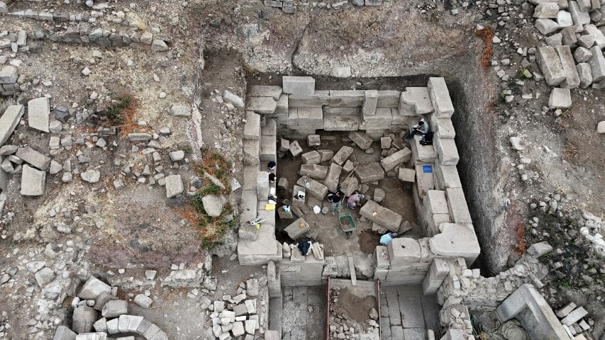 Assos Antik Kenti Kazıları ve Yeni Bulgular