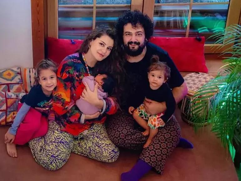 Atiye'den Yeni Yıl Paylaşımı ve Aile Mutluluğu