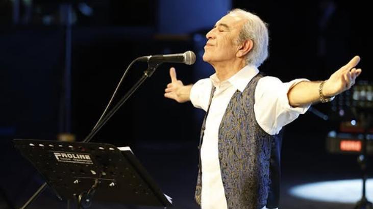 Edip Akbayram Hastaneye Kaldırıldı