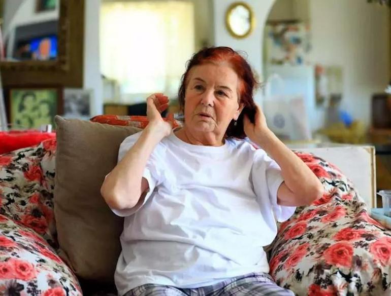 Hülya Koçyiğit'ten Duygusal Mesaj