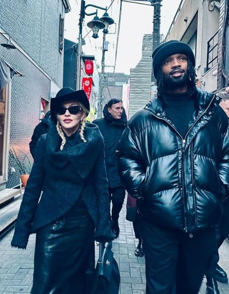 Madonna'nın Tatili ve Nişan İddiaları