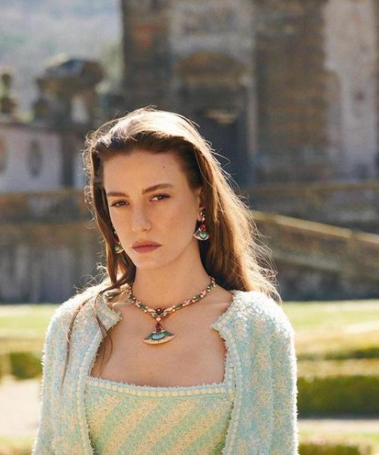 Serenay Sarıkaya'nın Aşk Hayatı ve Kariyeri