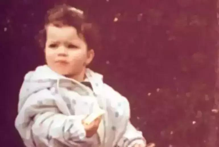 Ünlü İsimlerin Çocukluk Halleri ve Nostaljik Anılar