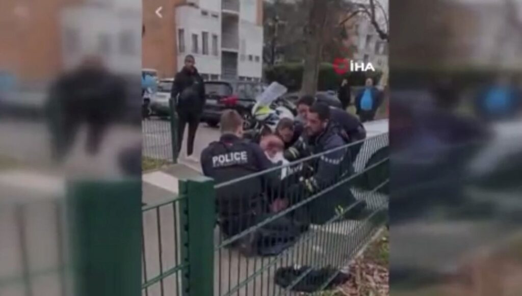 Fransa’da bıçaklı taarruz: 1 meyyit