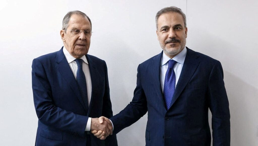 Lavrov Ankara’da: Rusya savaşın bitmesi için kaidesini açıkladı