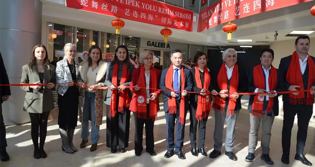 Yılan Yılı ve İpekyolu fotoğraf standı Maltepe’de açıldı