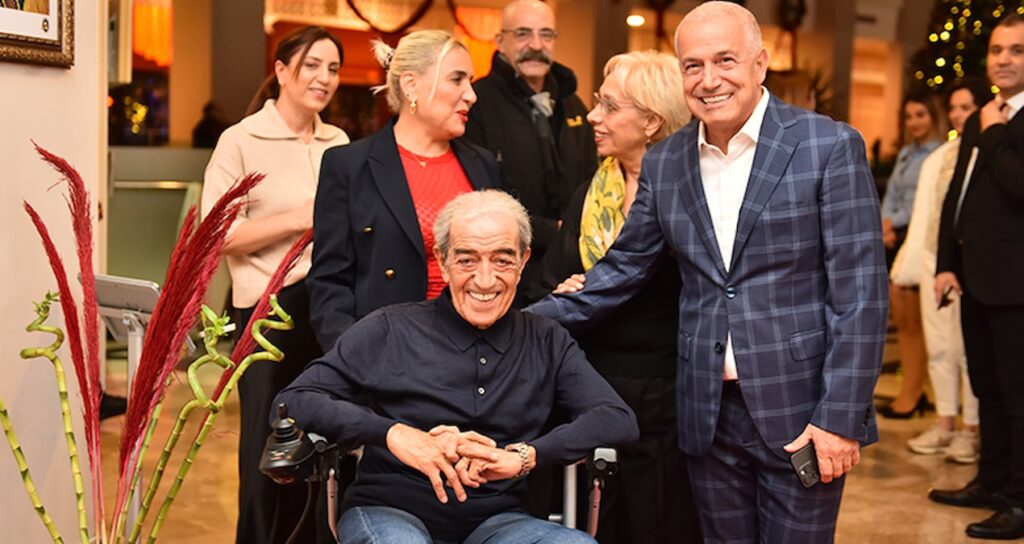 Hayatını kaybeden Edip Akbayram’ın ailesiyle son imgeleri ortaya çıktı