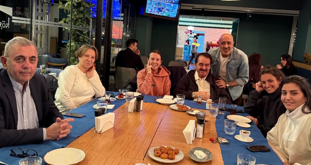 İbrahim Tatlıses ve Perihan Savaş iftarda buluştu