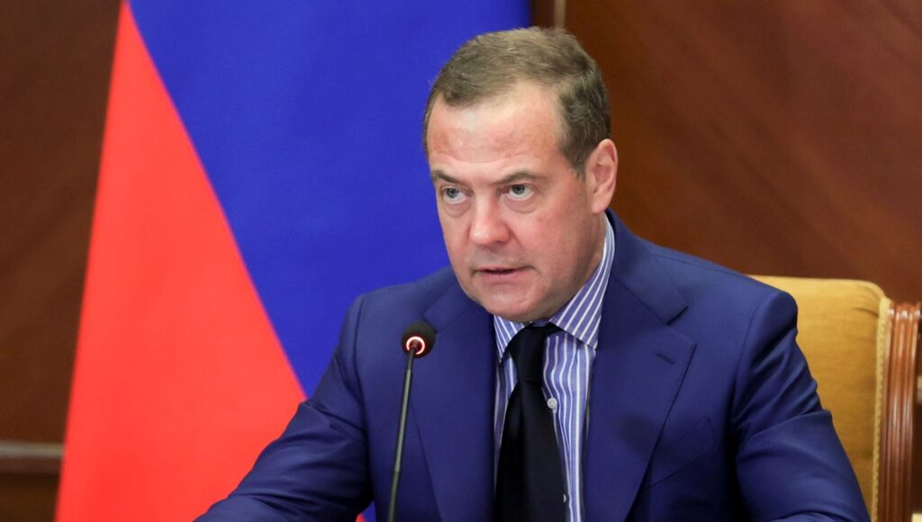 Medvedev: Ukrayna’da gerçeklere bağlı olarak esnekliğe hazırız