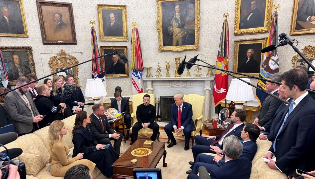 Trump’ın gazetecisi de Zelenski’ye saldırdı: Niçin kadro elbisen yok?