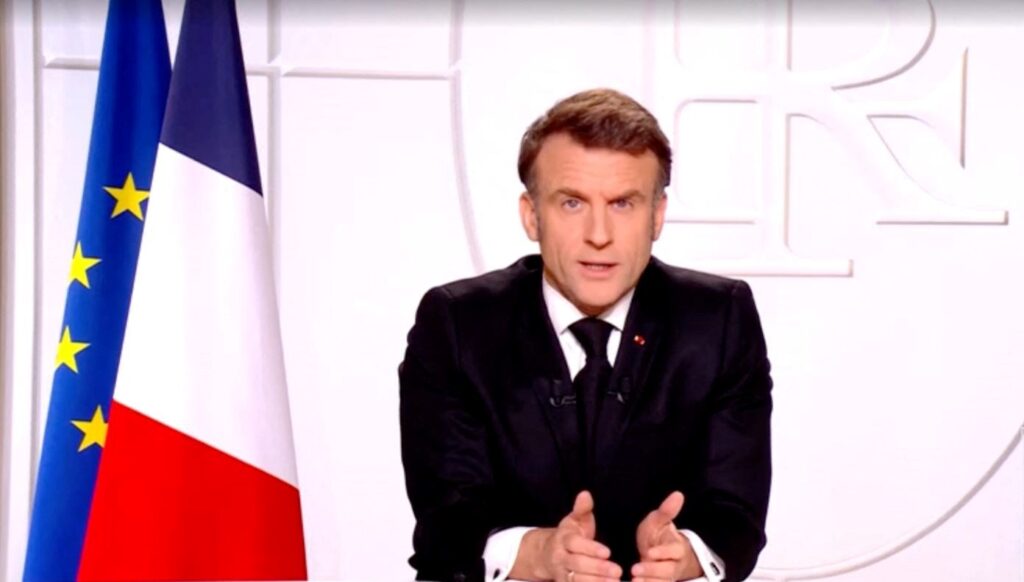 Rusya: Macron sonsuz kadar ortadan kaybolacak