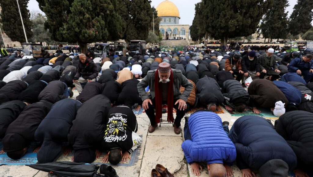Mescid-i Aksa’da Ramazan ayının birinci cuma namazı kılındı