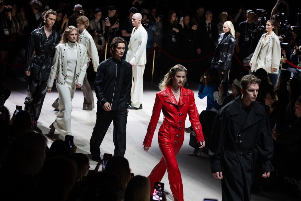 Tasarımcı Emre Erdemoğlu Moskova Moda Haftası’nda güçlü bir iz bıraktı