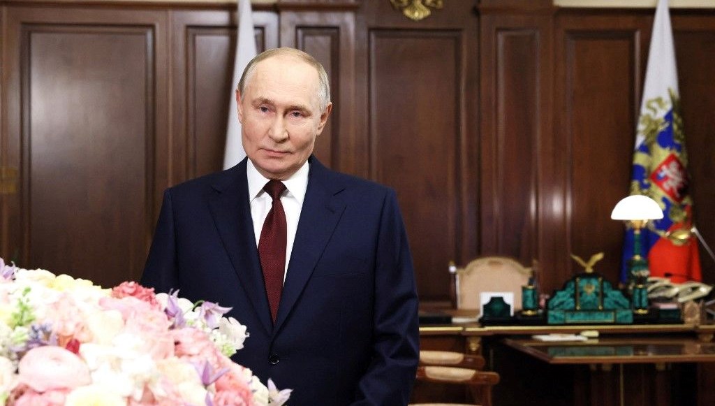 Putin’den 8 Mart bildirisi: “Cazibenizle bizi tekrar tekrar kazanıyorsunuz”