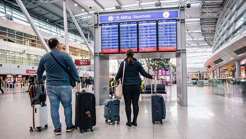 24 saatlik grev sona erdi: Uçuşlar tekrar başladı