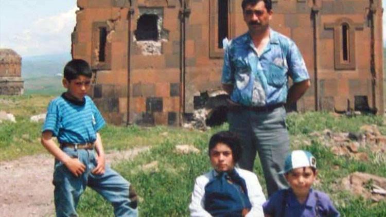 Yıl: 1990… Yer: Kars… Artık milyonlar onu izliyor!