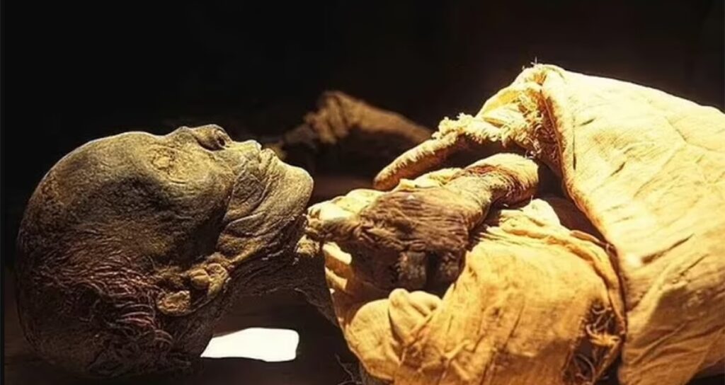 Mısır’da heyecanlandıran keşif! 3 bin 500 yıldan daha eski kraliyet mezarı bulundu